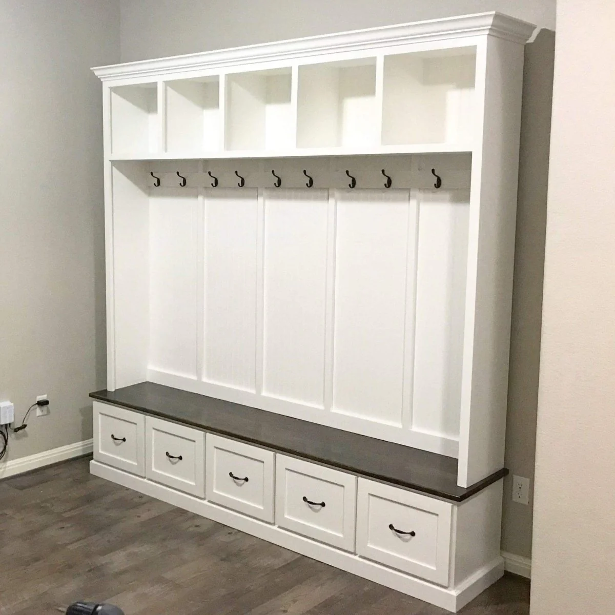 Georgia Mudroom Locker Bench – 5-Section Solid Wood Hall Tree with Shoe Storage | Custom Entryway Furniture & Coat Rack - Image 5