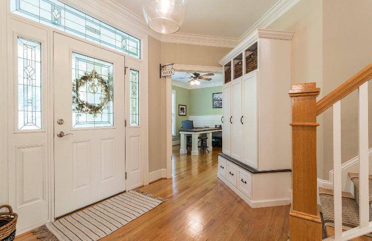 Maryland Locker Entryway Bench with Shoe Storage – Custom Mudroom Seating & Organization | Griffin Furniture - Image 3